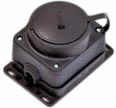 Розетка прямая ОУ 1 гн. с загл. каучук 2Р+РЕ 1х16А 220-240V IP44 черн. 4003 NE-AD (Турция)