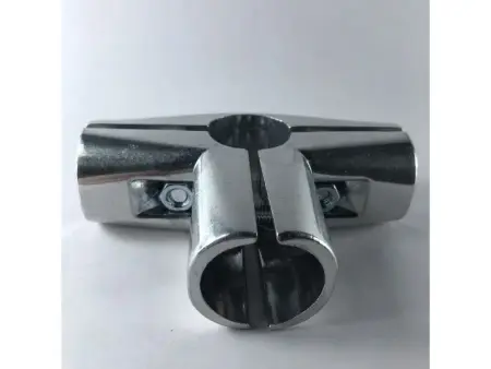 R44(UN8) Крепеж для 4-х труб с полкой