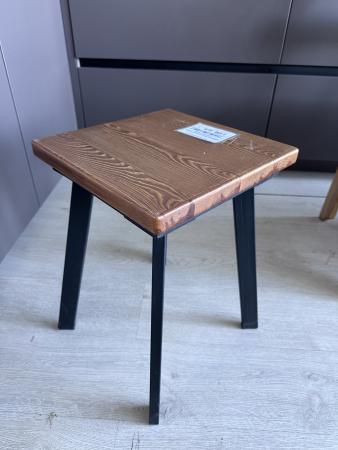 Табурет 0,3*0,3*0,48мм с метал. ножками (сосна) 